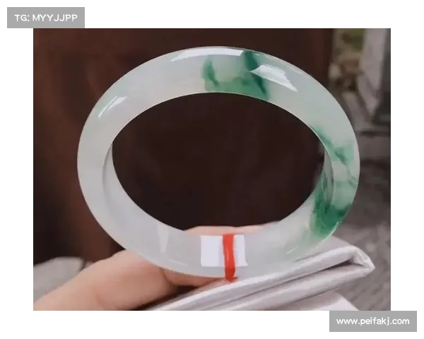 玉镯买卖变“碰瓷”骗局,刘汉怒斥经理:明天让你倒闭!(买玉镯被骗) 玉镯买卖变“碰瓷”骗局,刘汉怒斥经理:明天让你倒闭!(买玉镯被骗)
